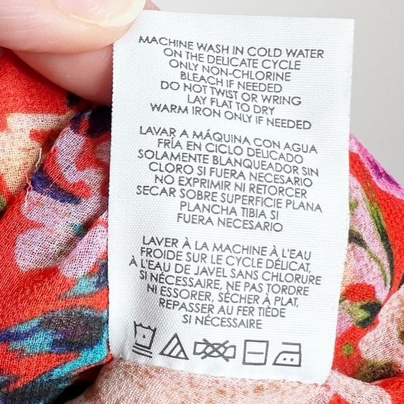 Cabi Red Floral Cold Shoulder Ruffle Sleeve V Neck Blouse Women's Size M - Picture 16 of 16